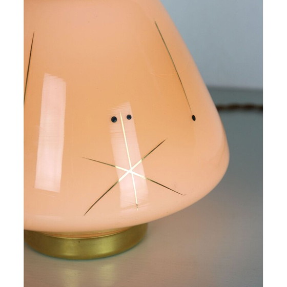 Image 1 of Lampe de table en verre et laiton du milieu du siècle