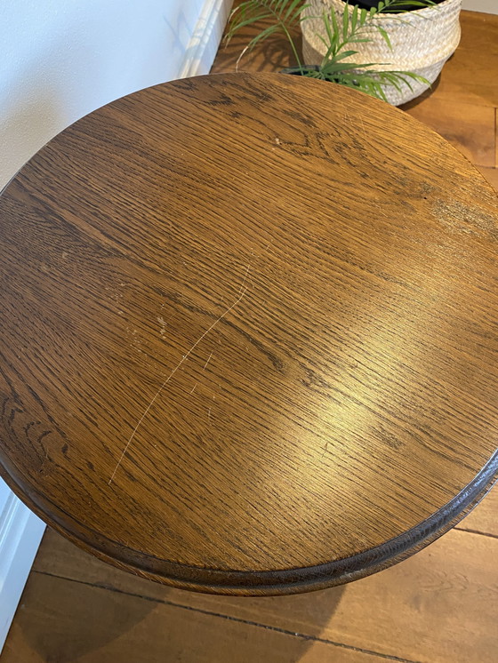 Image 1 of Table d'appoint ronde à trépied