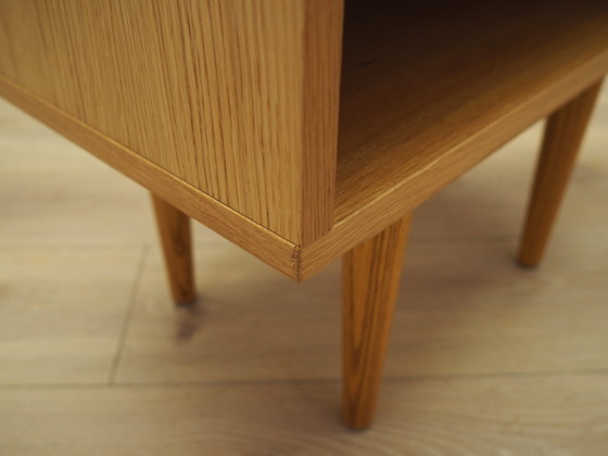 Image 1 of Table de chevet en chêne, design scandinave