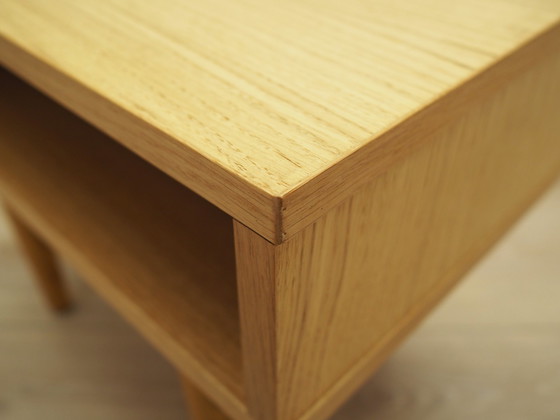 Image 1 of Table de chevet en chêne, design scandinave