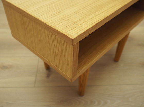 Image 1 of Table de chevet en chêne, design scandinave