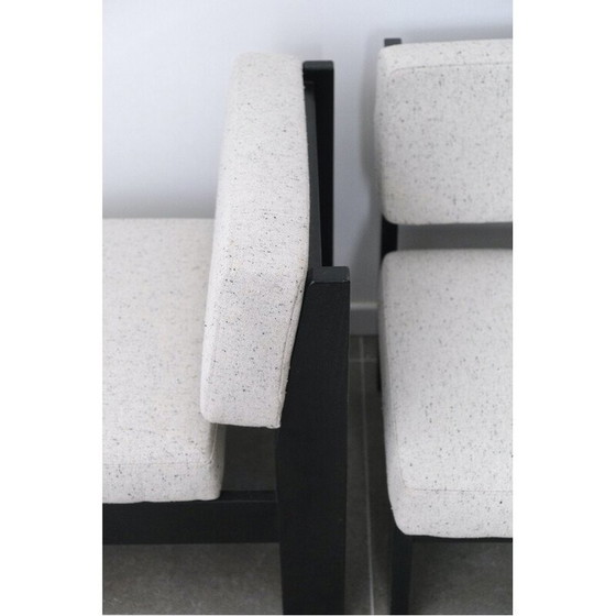 Image 1 of Paire de fauteuils Dlg vintage en bois noir et tissu blanc par Tobbia Scarpa, 1980