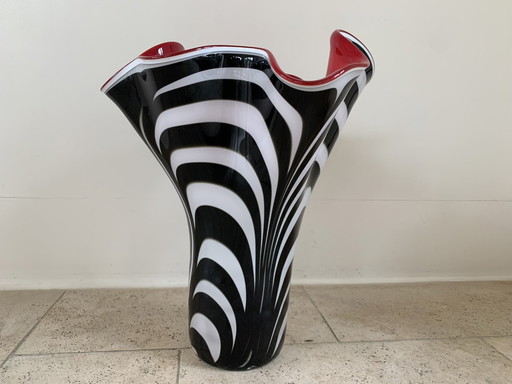 Vase design, verre massif soufflé à la bouche