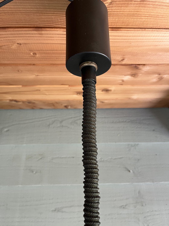 Image 1 of Lampe suspendue vintage en verre opale du Mid Century