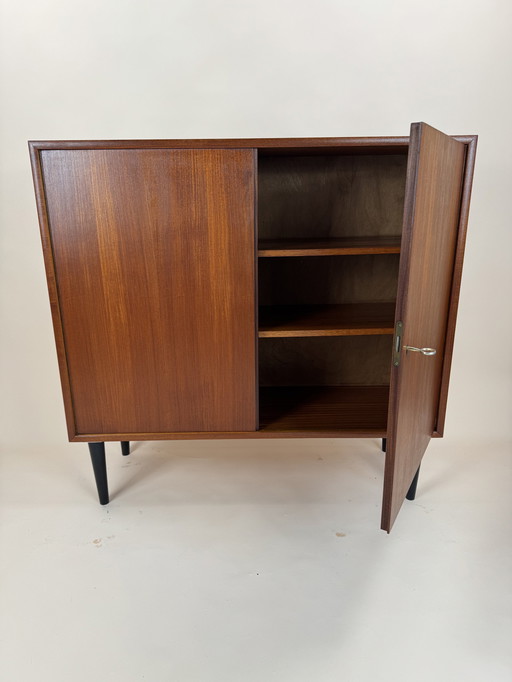  Armoire en teck du Mid Century - étroite et verrouillable