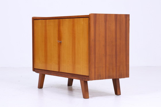 Image 1 of Intemporelle commode vintage années 60 | Mid Century armoire vintage rangement couloir rétro bois années 70