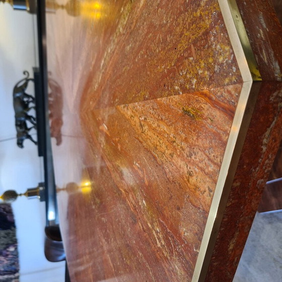 Image 1 of Table octogonale vintage en travertin rouge et laiton 1970