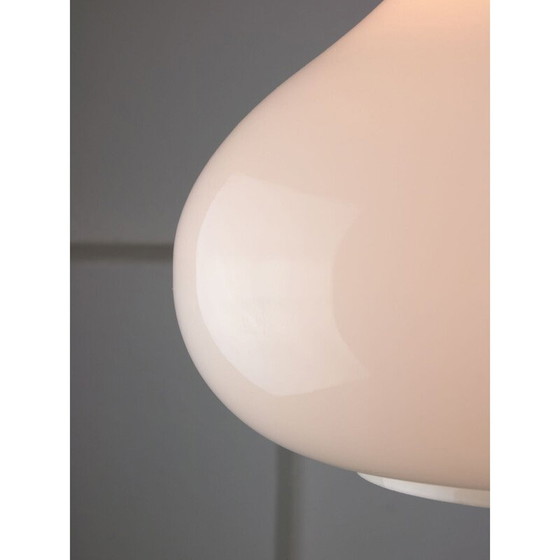 Image 1 of Lampe suspendue vintage en laiton et verre opalin, Italie