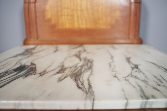 Image 1 of Table de nuit vintage 1940S-50S en cerisier et hêtre avec plateau en marbre - Elégance italienne du Mid-Century