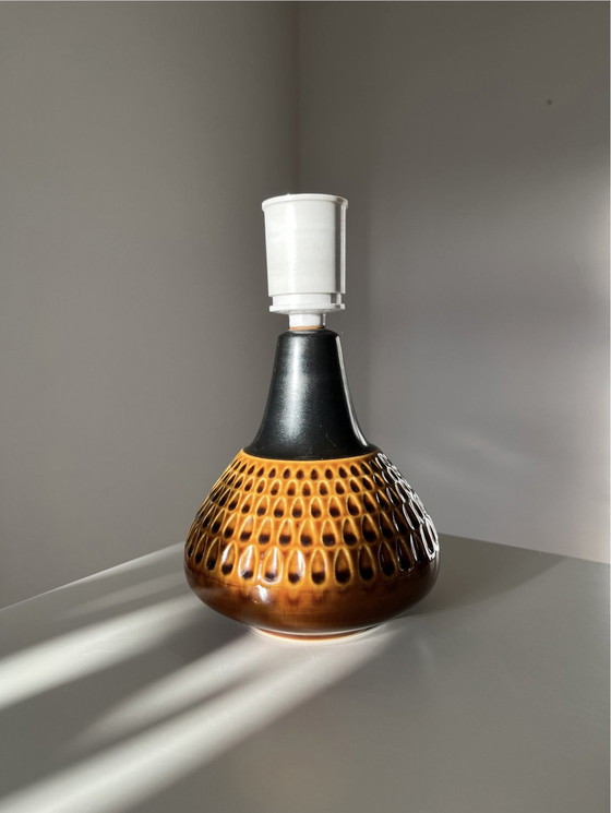 Image 1 of Lampe de table Søholm Einar Johansen, pied de lampe / lampe de table en céramique, émaillage en relief Danemark Vintage 1960S