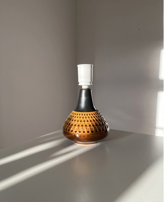 Image 1 of Lampe de table Søholm Einar Johansen, pied de lampe / lampe de table en céramique, émaillage en relief Danemark Vintage 1960S