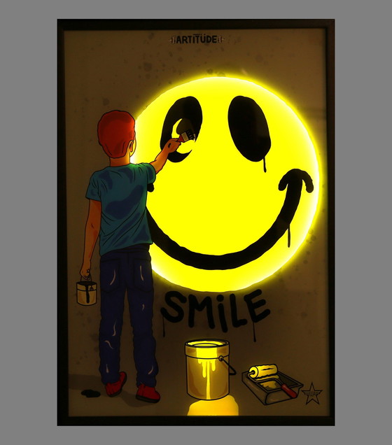 Image 1 of R.F.Art - Smile - Lightbox - Signé à la main - Construction 3D Dans un cadre en bois