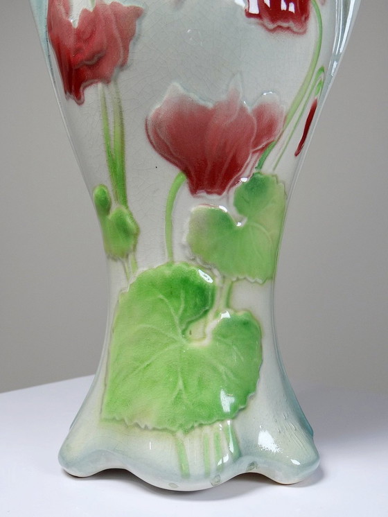 Image 1 of Vase Faïence De St Clément Barbotine Cyclamens Ancien Années 1900-1920