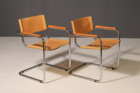 Image 1 of Paire de fauteuils en acier tubulaire en porte-à-faux de Marcel Breuer, années 1970