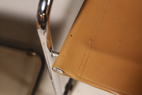 Image 1 of Paire de fauteuils en acier tubulaire en porte-à-faux de Marcel Breuer, années 1970