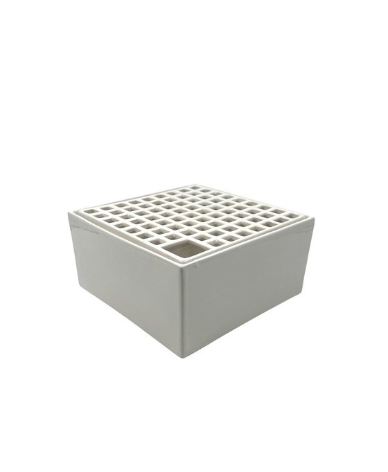 Image 1 of Studio Opi, White Space Age Mod. Vase / Cendrier Ikebana en céramique, Gabbianelli Italie Ca. 1970