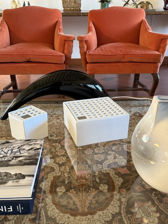 Image 1 of Studio Opi, White Space Age Mod. Vase / Cendrier Ikebana en céramique, Gabbianelli Italie Ca. 1970