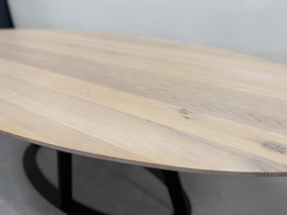 Image 1 of Harvink Fier Table de Salle à Manger Ovale Chêne Blanc Bois 205x110