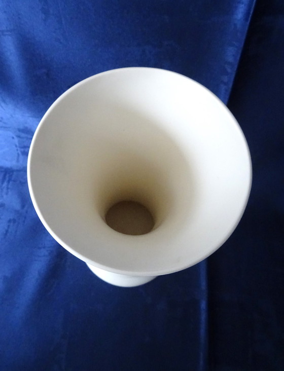 Image 1 of Vintage Aldridge Pottery Longton Cream Vase