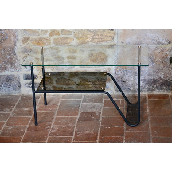 Image 1 of Table basse vintage avec porte-revues en métal et verre, 1950