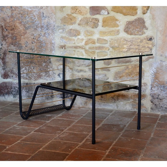 Image 1 of Table basse vintage avec porte-revues en métal et verre, 1950
