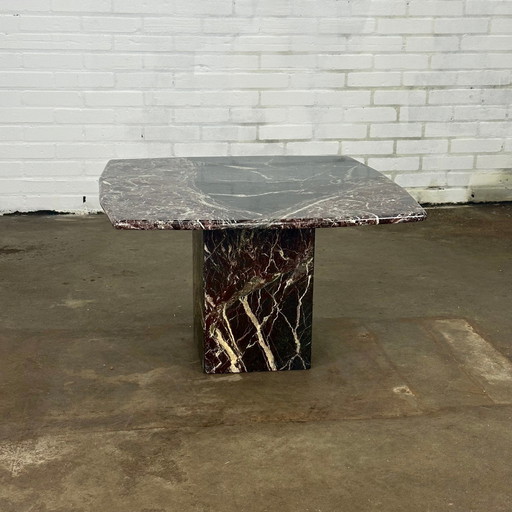 Table basse vintage italienne en marbre bordeaux