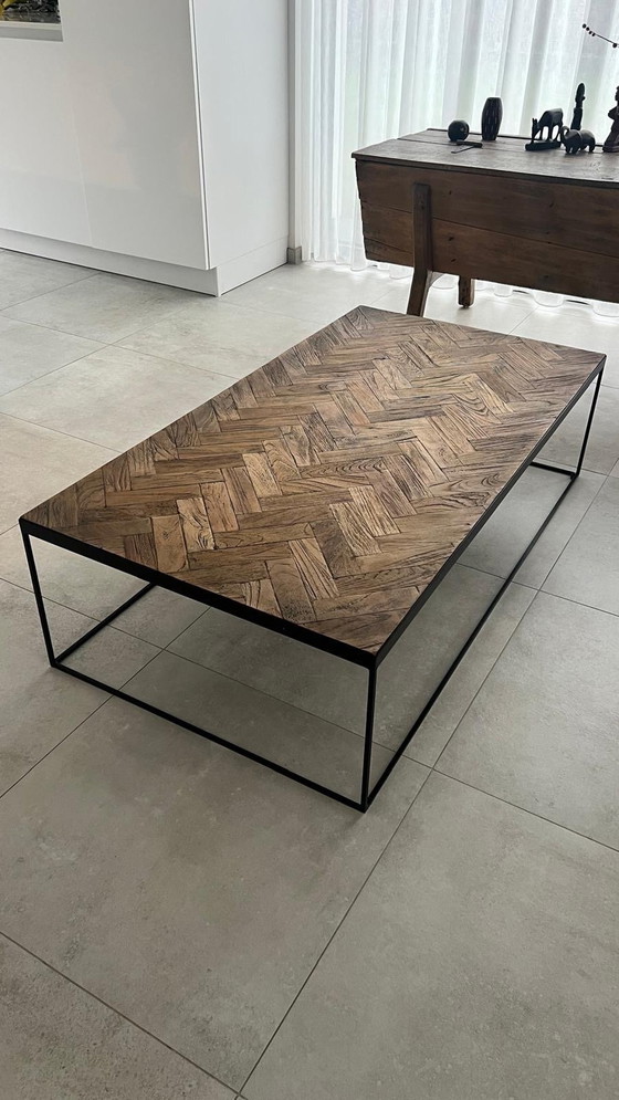 Image 1 of Table basse incrustée de parquet à chevrons d'origine