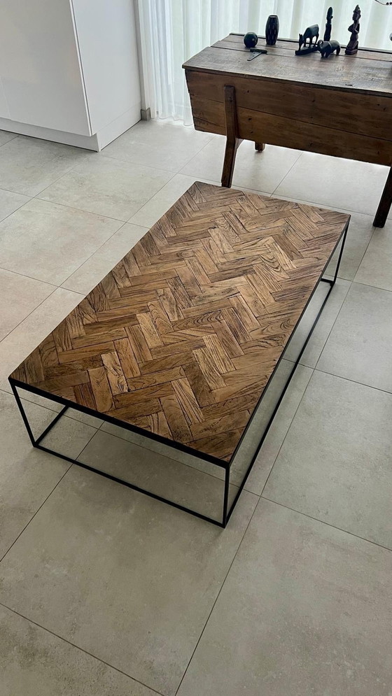 Image 1 of Table basse incrustée de parquet à chevrons d'origine