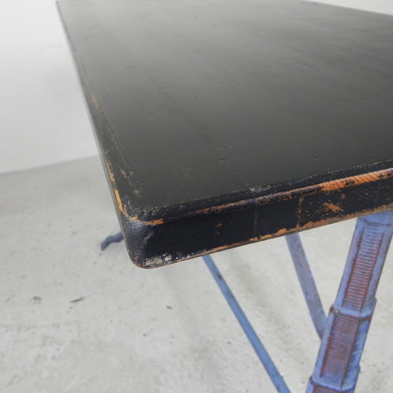 Image 1 of Table de bistrot art déco avec structure en fonte et plateau en pin, années 1930