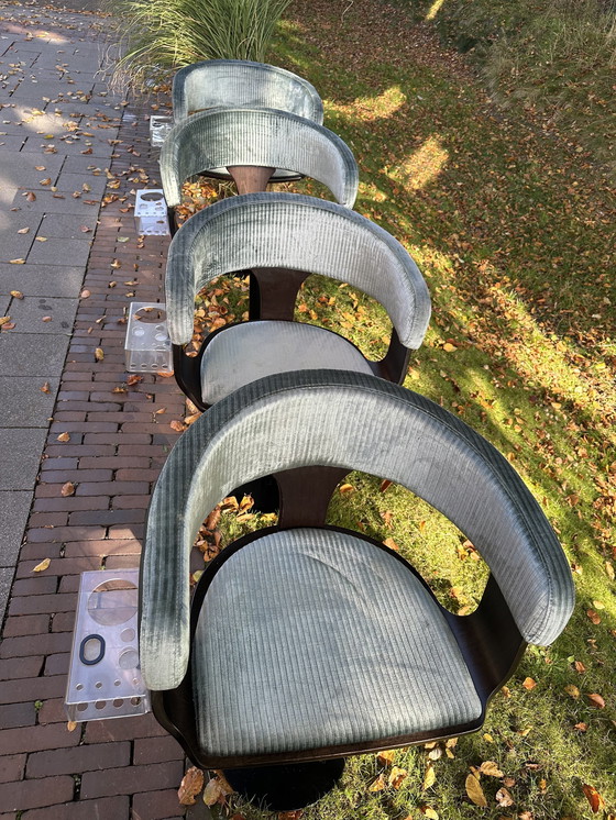 Image 1 of 4 fauteuils de cinéma vintage