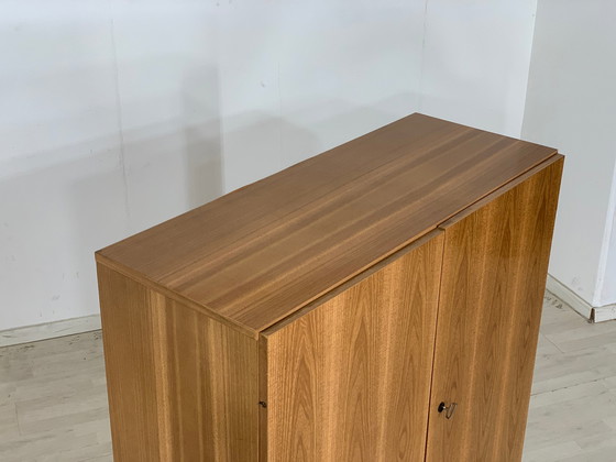 Image 1 of armoire à linge des années 60 armoire à vêtements wardrobe vintage