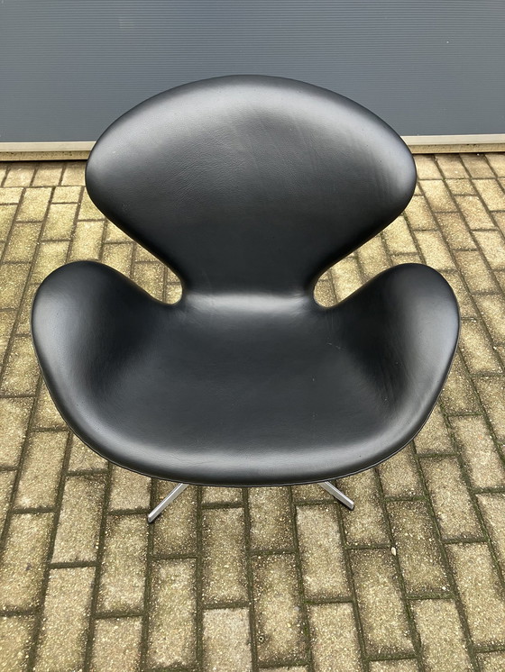 Image 1 of Chaise de cygne Fritz Hansen en cuir noir d'origine Très bon état !