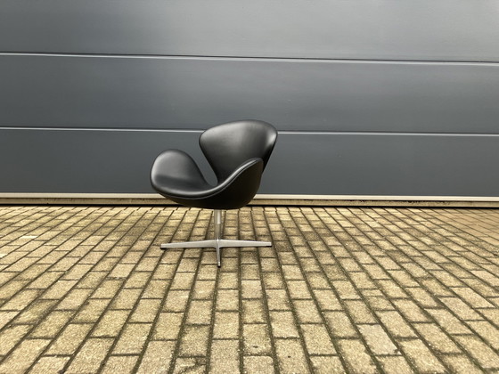 Image 1 of Chaise de cygne Fritz Hansen en cuir noir d'origine Très bon état !