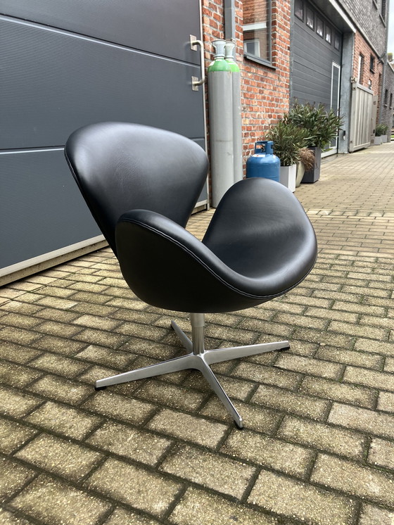 Image 1 of Chaise de cygne Fritz Hansen en cuir noir d'origine Très bon état !