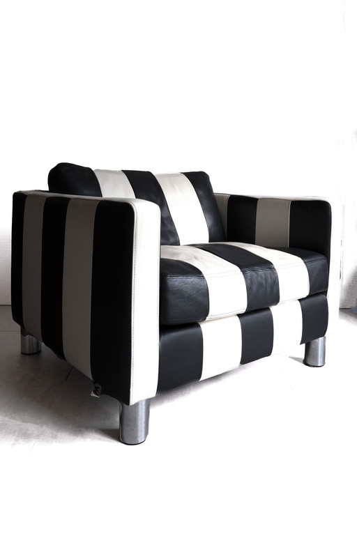 Fauteuil Montel, cuir véritable, Loveseat, rayé noir-blanc. Memphis, design épuré.