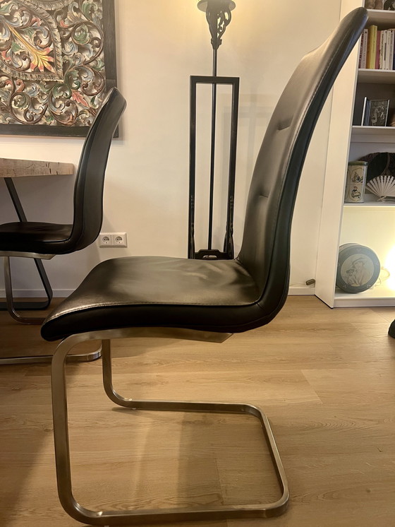 Image 1 of 6 chaises de salle à manger en cuir noir