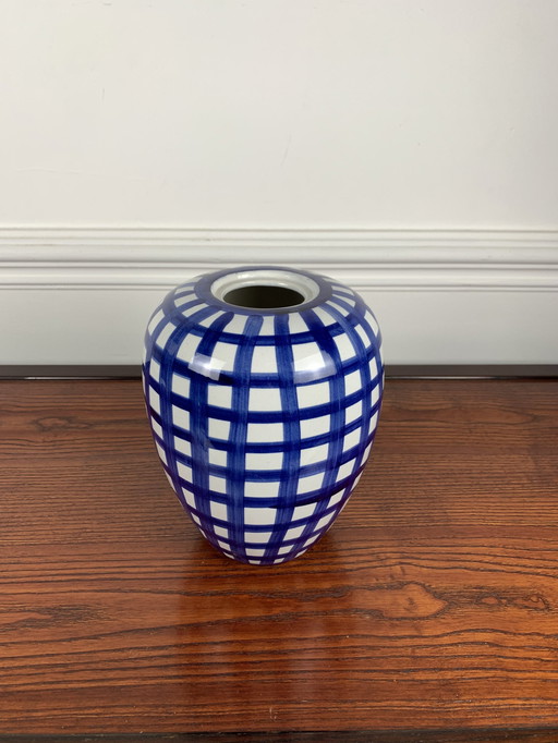 Vase en céramique bleu et blanc peint à la main