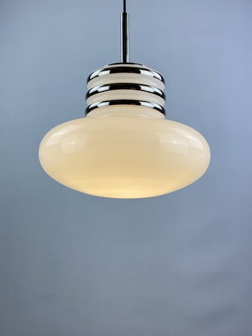 Lampe suspendue du milieu du siècle en verre blanc et chrome par Leclaire & Schäfer 1970