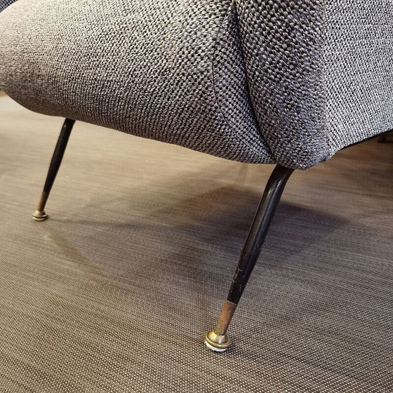 Image 1 of Fauteuil vintage avec pieds en laiton et revêtement en tissu gris, années 1950