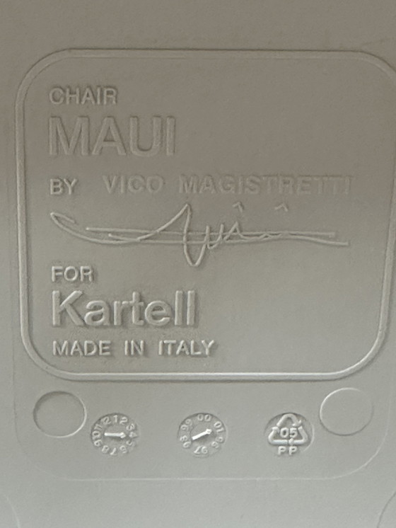 Image 1 of Kartell Maui 3 chaises avec accoudoirs.