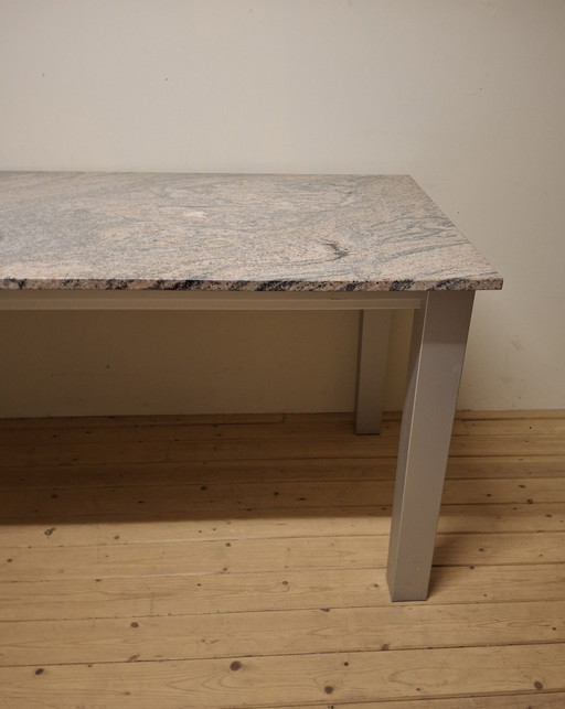 Table vintage plateau granit blanc rosé
