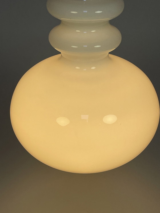 Image 1 of Lampe suspendue en verre blanc, Peill En Putzler, Allemagne 1960's