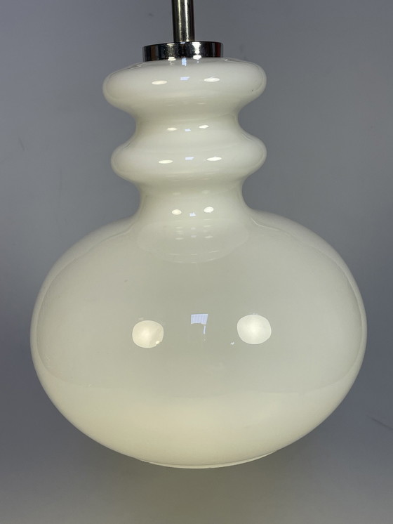 Image 1 of Lampe suspendue en verre blanc, Peill En Putzler, Allemagne 1960's