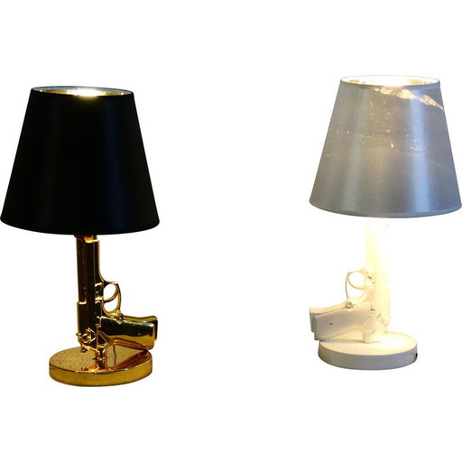 Paire de lampes de chevet Beretta revolver laquées or et blanc, 2000