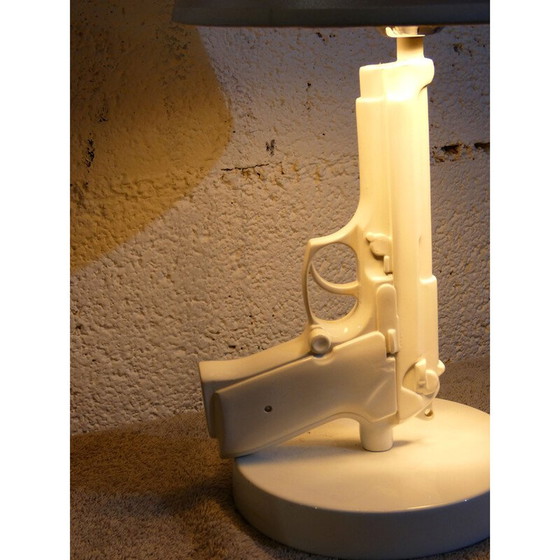 Image 1 of Paire de lampes de chevet Beretta revolver laquées or et blanc, 2000