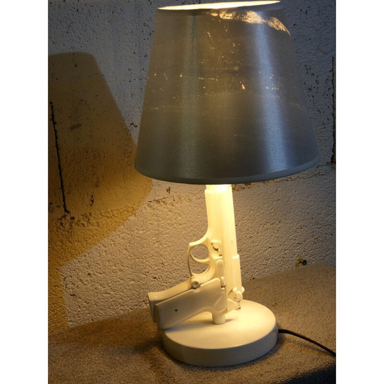 Image 1 of Paire de lampes de chevet Beretta revolver laquées or et blanc, 2000