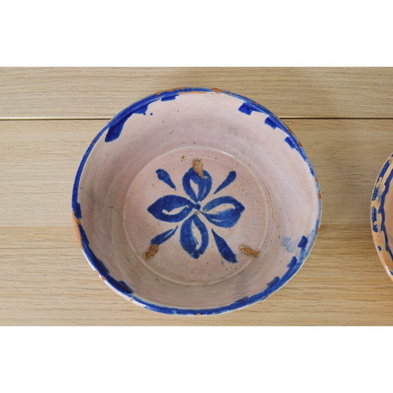 Image 1 of Paire de bols décoratifs vintage en terre cuite émaillée bleue et blanche