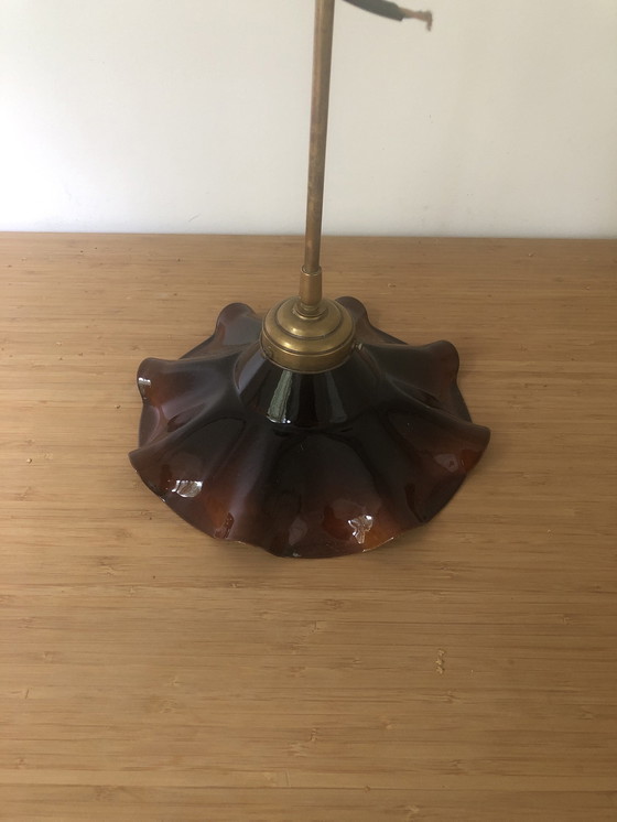Image 1 of Lampe pendante vintage française émail ondulé brun avec cuivre