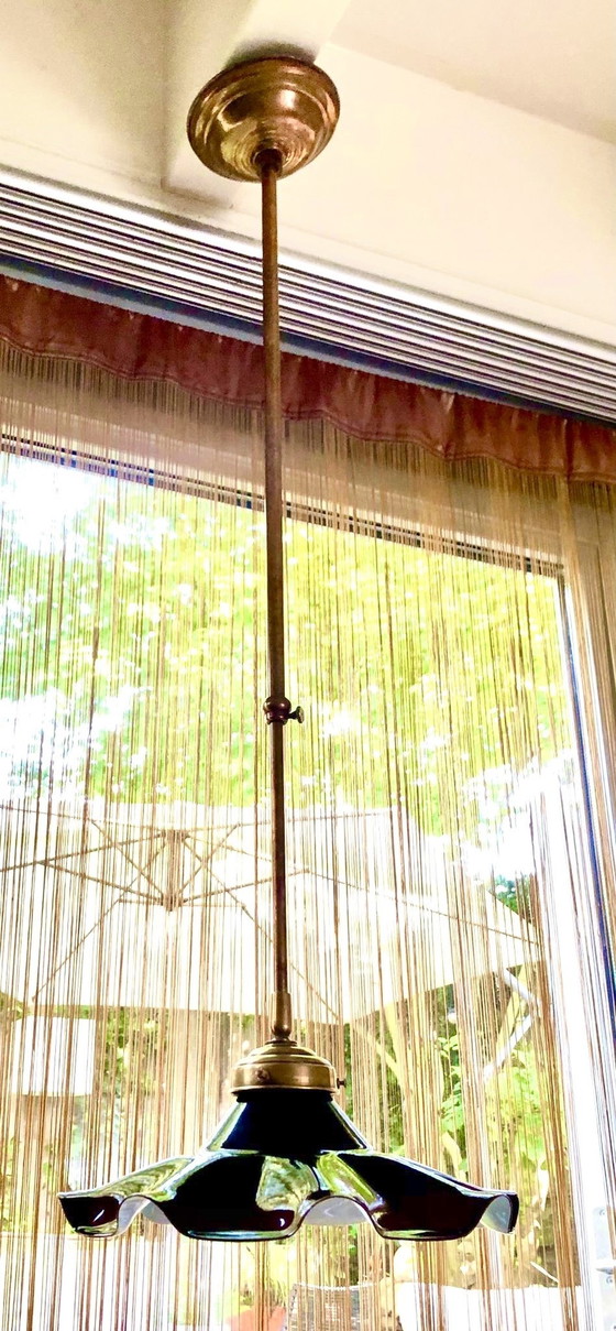 Image 1 of Lampe pendante vintage française émail ondulé brun avec cuivre