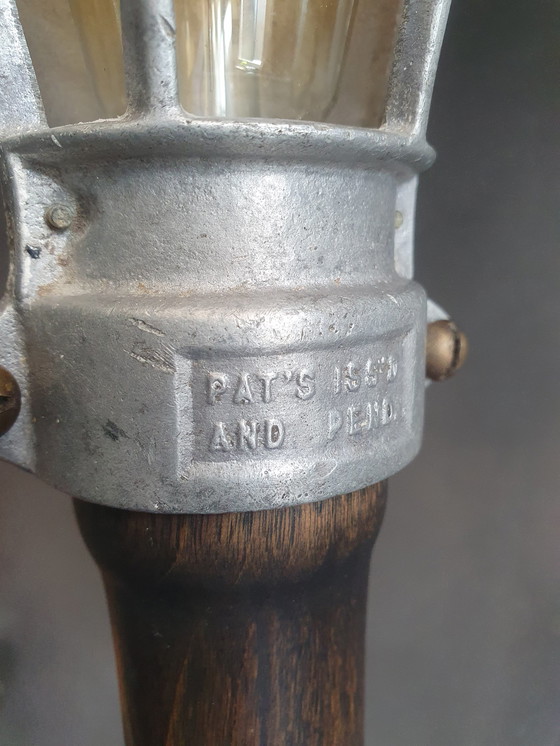 Image 1 of Lampe de travail Crouse Hinds 'Troublelight' des années 1930.